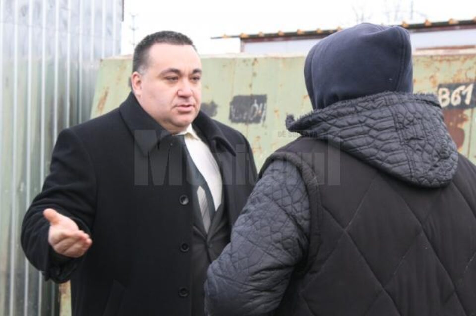 Șeful Direcției Antifraudă Suceava, Cosmin Georgescu, a coorodnat acțiunea de control din bazarul Sucevei Șeful Direcției Antifraudă Suceava, Cosmin Georgescu, a coorodnat acțiunea de control din bazarul Sucevei
