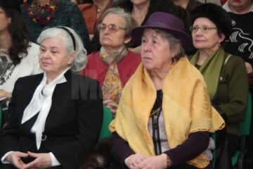 Manifestarea a reunit foste cadre didactice, actuali profesori, dar și absolvenți din mai multe promoții