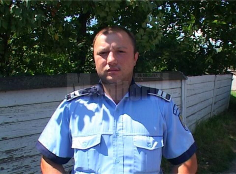 Agentul Cristi Tabarcea dorește, se pare, să se transfere la Secția de Poliție Burdujeni Agentul Cristi Tabarcea dorește, se pare, să se transfere la Secția de Poliție Burdujeni