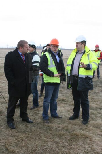 Cătălin Nechifor a inspectat ieri lucrările de modernizare a Aeroportului „Ștefan cel Mare”