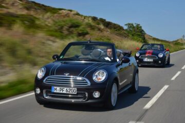 MINI Cabriolet și Roadster jubilează două decenii de carieră
