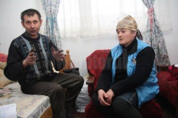 Dan și Paraschiva Olenici refuză să-și lase cinci copii la școală