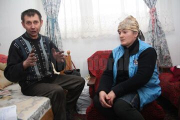 Dan și Paraschiva Olenici riscă să-și piardă cei cinci copii pe care nu-i lasă să meargă la școală