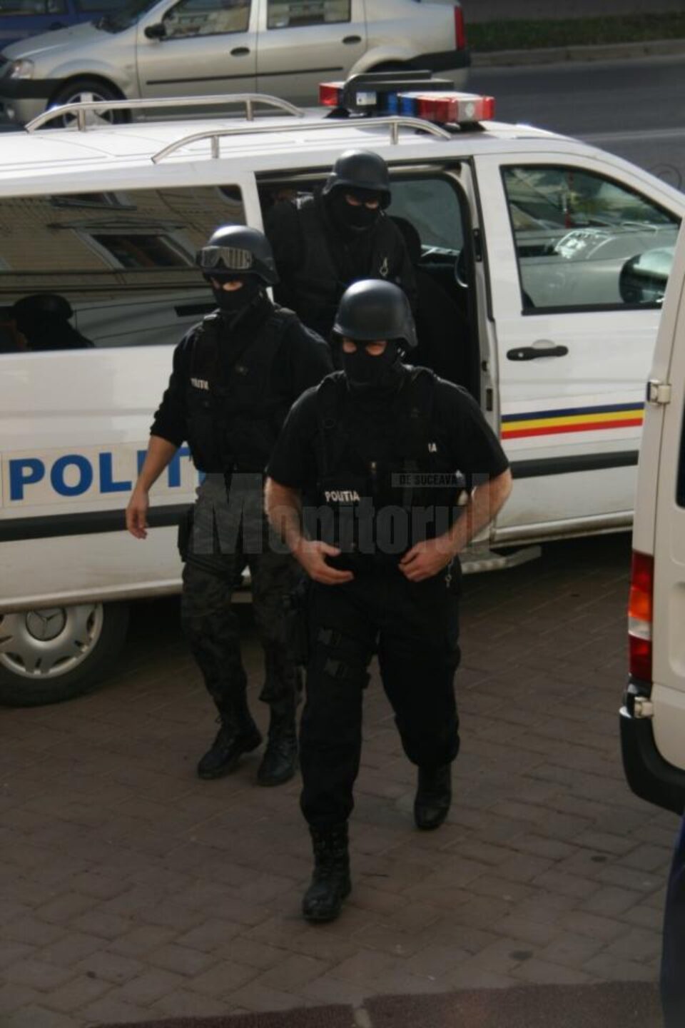 Opt percheziții domiciliare și 21 de persoane audiate într-un dosar de trafic de minori și proxenetism Opt percheziții domiciliare și 21 de persoane audiate într-un dosar de trafic de minori și proxenetism