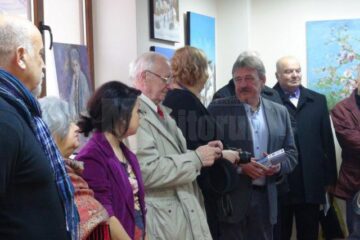 Expoziția artiștilor participanți la Tabăra internațională de pictură „Albastrul poate fi de Voroneț”