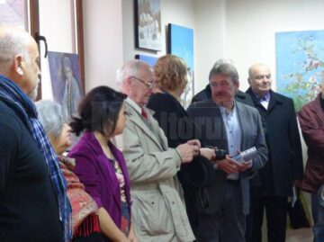 Expoziția artiștilor participanți la Tabăra internațională de pictură „Albastrul poate fi de Voroneț”