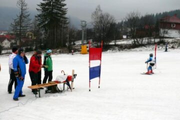 Pârtiile din Vatra Dornei, pline cu ocazia concursului „Bucuriile Zăpezii”