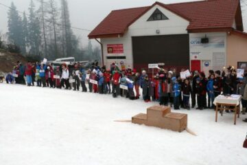 Pârtiile din Vatra Dornei, pline cu ocazia concursului „Bucuriile Zăpezii”