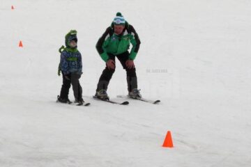 Personajele de basm au fost punctul de atracție de pe pârtia de schi