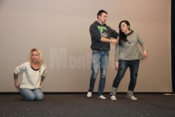 Vica Bucun, coregrafa vedetelor de la „Dansez pentru tine”, îi pregătește pe actorii trupei de teatru studențesc Fabulinus