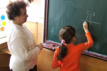 Bugetul Sucevei pe 2014 nu include salariile profesorilor pe trimestrul IV Foto: glasul.ro