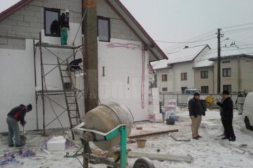 Casa în care se vor muta cât mai repede posibil cei doi soți și cei trei copii ai lor