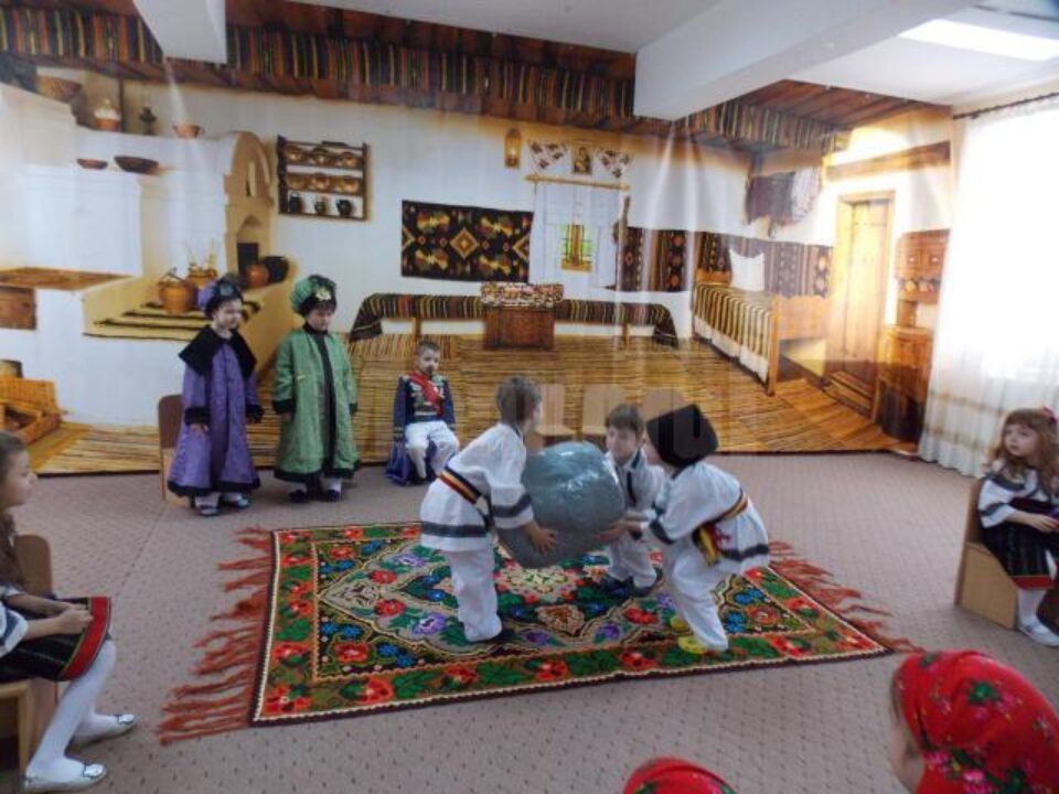 Copiii de la Grădinița „Sf. Ioan cel Nou de la Suceava” au sărbătorit Mica Unire