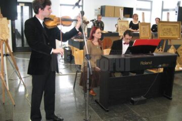 Spectacol susținut de violonistul Ciprian Mihail Reuț, acompaniat la pian de prof. Johannes Raimund Onesciuc