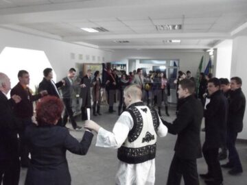 Ziua Unirii Principatelor, sărbătorită de elevii Colegiului „Alexandru Ioan Cuza”, alături de universitarul Mihai Iacobescu