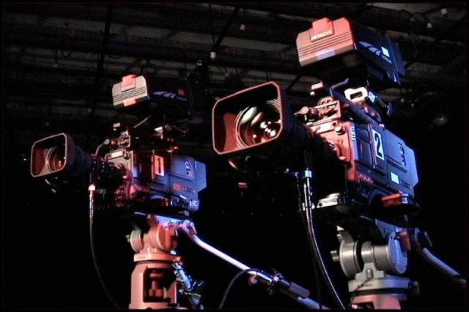 „Despre lumea televiziunilor de știri” (2)