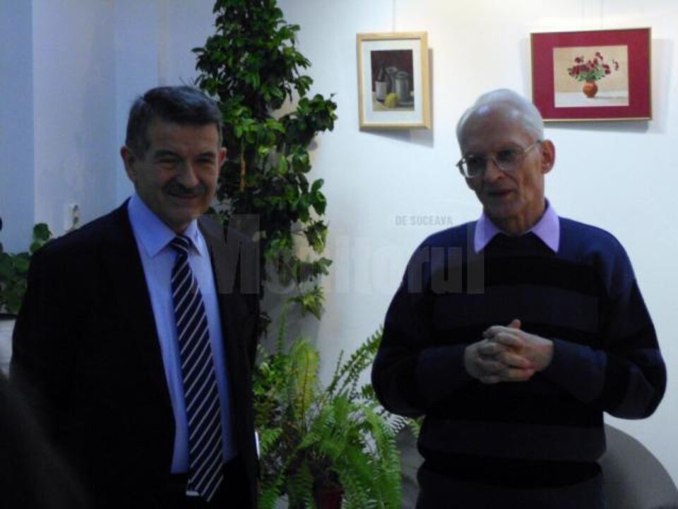 Adrian Graur alături de Ionel Corjan la vernisarea expoziției a lui Cătălin Țigăeru Adrian Graur alături de Ionel Corjan la vernisarea expoziției a lui Cătălin Țigăeru
