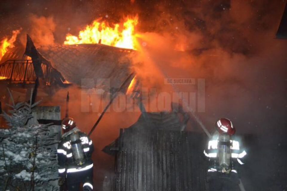 Primul incendiu violent a fost cel de la vila familiei care deține pensiunea Bogdăneasa de la Gura Humorului Primul incendiu violent a fost cel de la vila familiei care deține pensiunea Bogdăneasa de la Gura Humorului