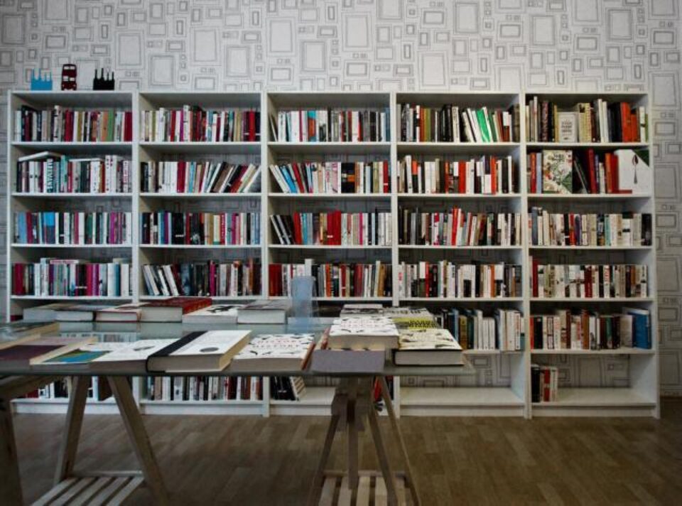 „Cum sunt astăzi librăriile?”