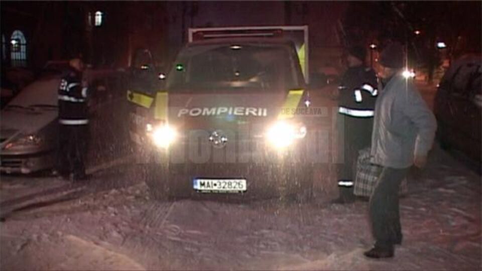 Opt dintre cei zece oameni fără adăpost găsiți în Gara Burdujeni au acceptat să fie transportați la centrul de noapte de la Biserica Sf. Vineri
