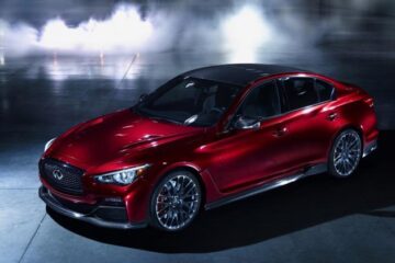 Infiniti Q50 Eau Rouge va da naștere unui sedan de performanță