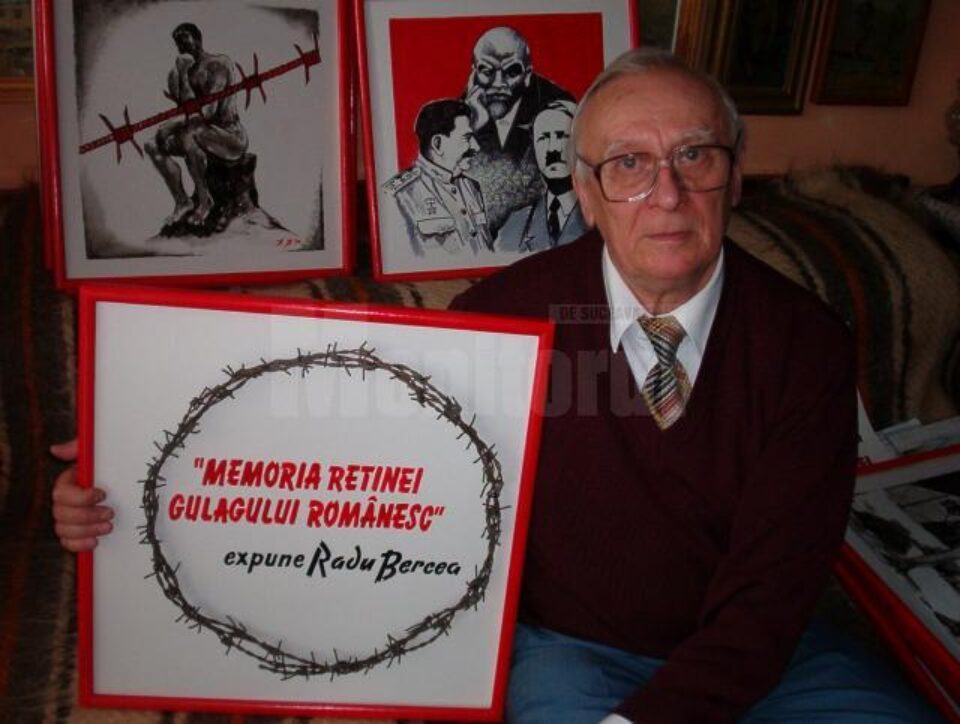 Radu Bercea cu lucrările din ciclul "Memoria retinei gulagului românesc"