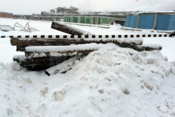 O parte din conducta care a fost secționată de hoții de fier vechi