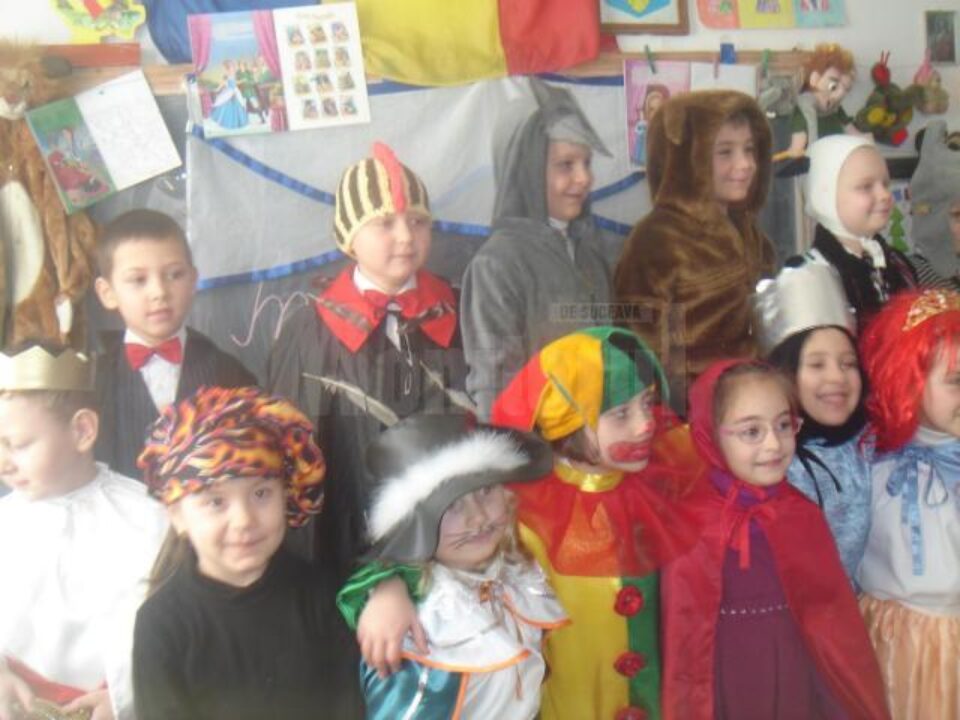 “Carnavalul personajelor din povești”, la Școala „Petru Mușat” Siret