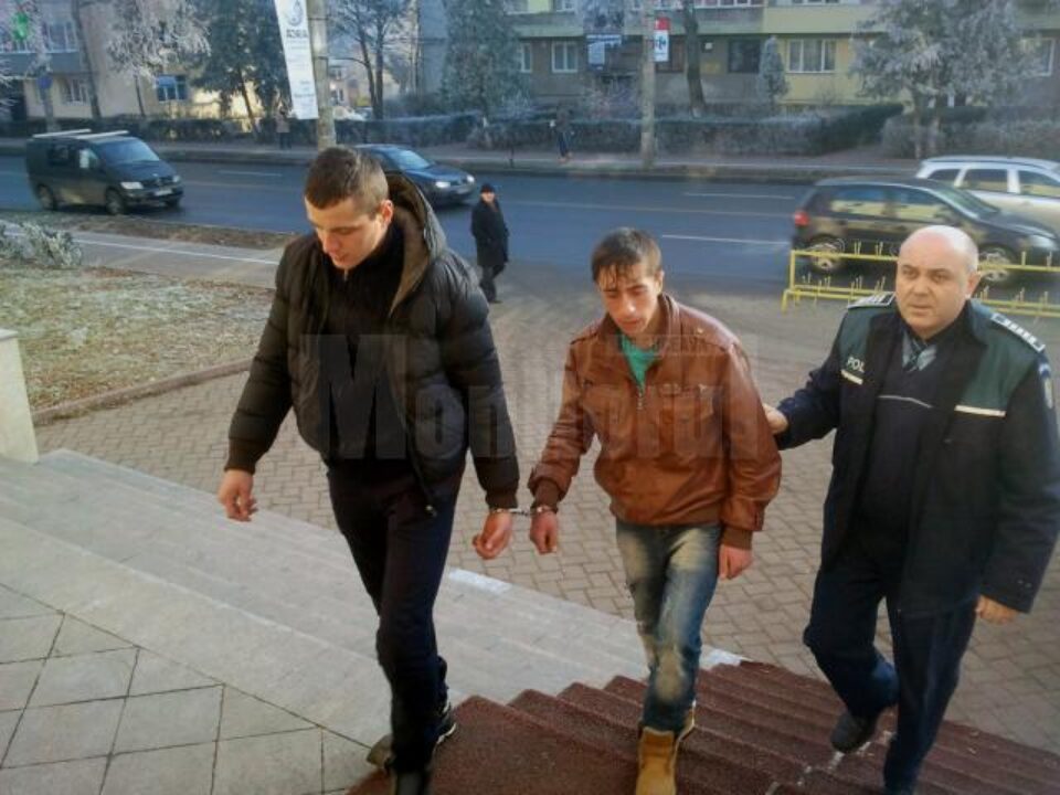 Marian Starciuc și Valentin Marcu au fost trimiși ieri în judecată pentru săvârșirea infractiunii de omor Marian Starciuc și Valentin Marcu au fost trimiși ieri în judecată pentru săvârșirea infractiunii de omor