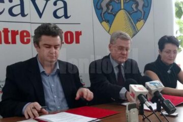 Contractul de execuție a lucrărilor a fost semnat de președintele Consiliului Județean, Cătălin Nechifor, și de directorul general al firmei Iridex, Valentin Feodorov