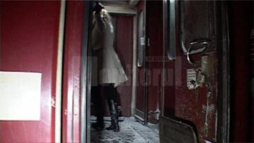 Șeful de tren a explicat că vagoanele au căldură, însă instalațiile nu fac față gerului