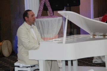 Toți cei care îl cunosc, elevi, profesori, colegi l-au descris pe Richard Gagiu drept un dascăl foarte bun, cu o conduită ireproșabilă, un foarte bun profesionist