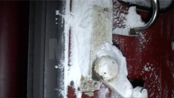 Șeful de tren a explicat că vagoanele au căldură, însă instalațiile nu fac față gerului
