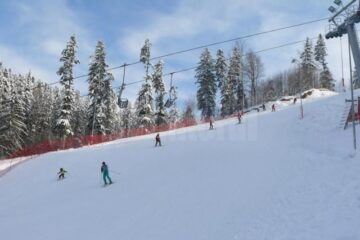 Pârtiile din Gura Humorului au atras schiorii în weekend