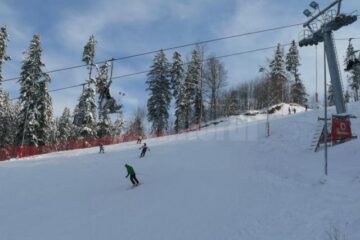Pârtiile din Gura Humorului au atras schiorii în weekend