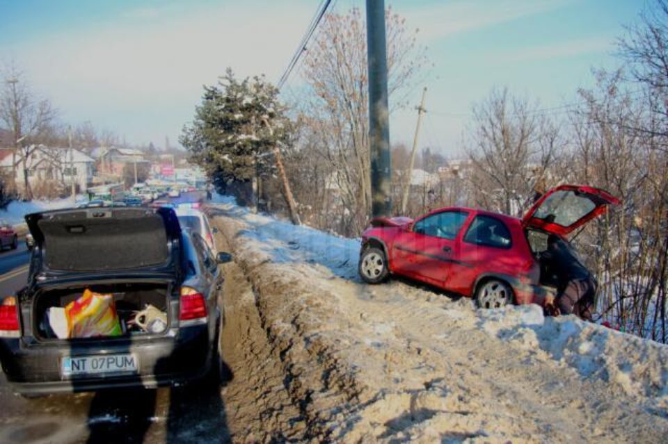 Carosabilul era acoperit cu pojghiță de polei