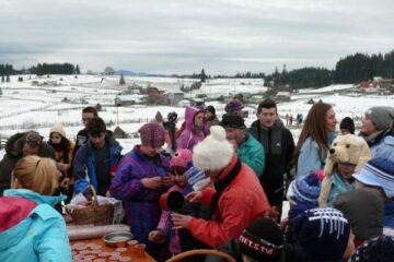 „Iarna în Poieniță”, cu zăpadă adunată pe pârtie