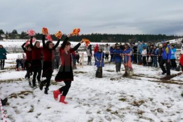 „Iarna în Poieniță”, cu zăpadă adunată pe pârtie