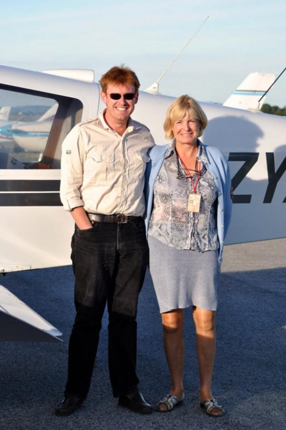 Andrei Postelnicu a obținut licența de pilot în 2010, în Franța, cu instructori specializați inclusiv în zboruri nocturne Andrei Postelnicu a obținut licența de pilot în 2010, în Franța, cu instructori specializați inclusiv în zboruri nocturne