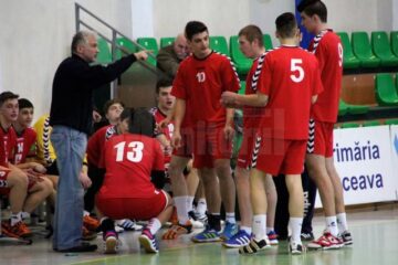 Antrenorul Iulian Dugan, la un time-out cu elevii săi