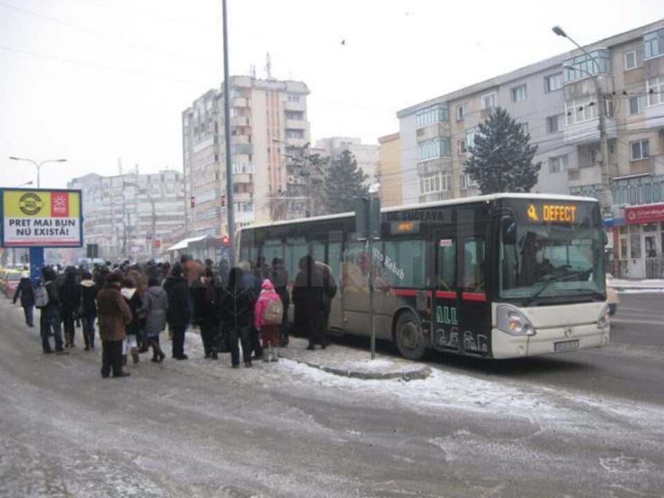 Circa 7.000 de suceveni ar beneficia de reduceri ale prețului la abonamente la transportul în comun Circa 7.000 de suceveni ar beneficia de reduceri ale prețului la abonamente la transportul în comun