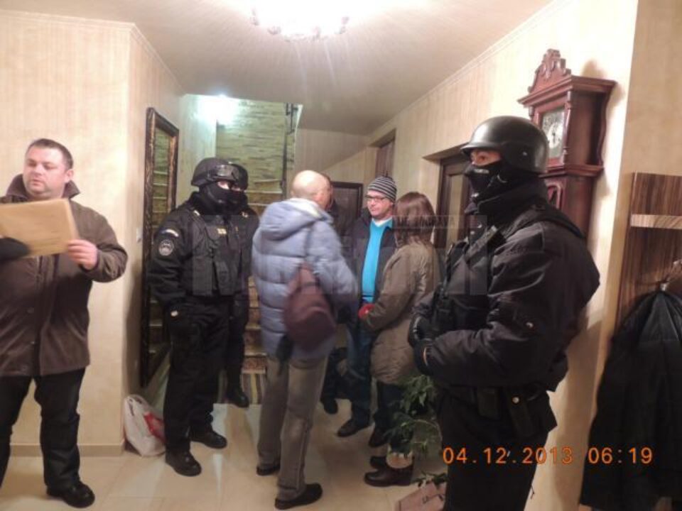 Polițiști și procurori din Belgia, veniți la percheziții în zona Rădăuți