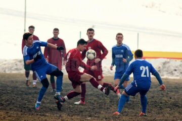 Rapid Suceava și Kosarom Pașcani s-au confruntat pe un teren destul de greu