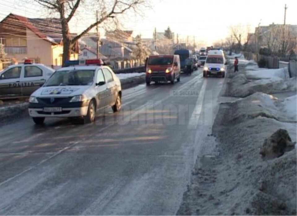 Carambol cu patru mașini și un pieton rănit, la ieșirea din Suceava spre Moara