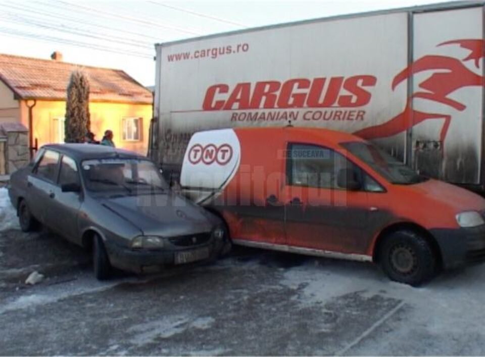 Carambol cu patru mașini și un pieton rănit, la ieșirea din Suceava spre Moara