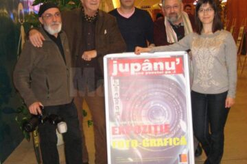 Realizatorii expoziției Foto-Grafice „Jupânu' pune punctul pe ei”