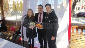 O sută de îndrăgostiți s-au căsătorit pentru o zi, în centrul Rădăuțiului