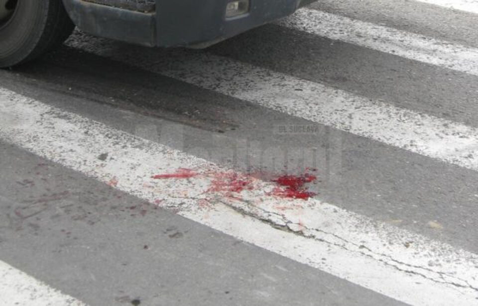 Doi copii au fost loviți de o mașină pe trecerea de pietoni din dreptul Policlinicii Areni Doi copii au fost loviți de o mașină pe trecerea de pietoni din dreptul Policlinicii Areni