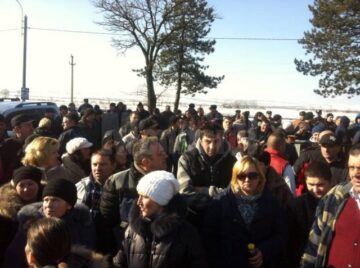 Scandal la PTF Siret. Protest cu peste 100 de persoane în fața vămii
