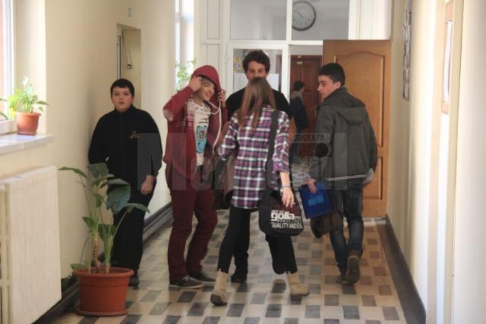7.500 de elevi suceveni de clasa a VIII-a au susținut prima probă a simulării evaluării naționale 7.500 de elevi suceveni de clasa a VIII-a au susținut prima probă a simulării evaluării naționale